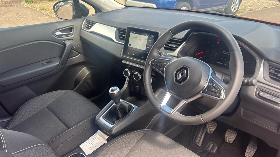 Renault Captur 1.0 TCE 90 Evolution 5dr Petrol Hatchback - Image 11