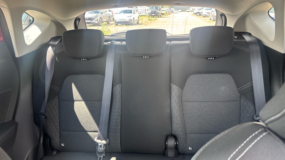 Renault Captur 1.0 TCE 90 Evolution 5dr Petrol Hatchback - Image 15