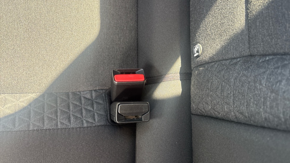 Renault Captur 1.0 TCE 90 Evolution 5dr Petrol Hatchback - Image 17