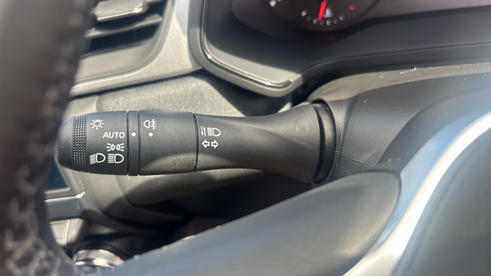 Renault Captur 1.0 TCE 90 Evolution 5dr Petrol Hatchback - Image 23
