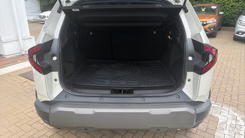 Dacia Duster 1.6 Hybrid 140 Extreme 5dr Auto Hybrid Estate - Image 4