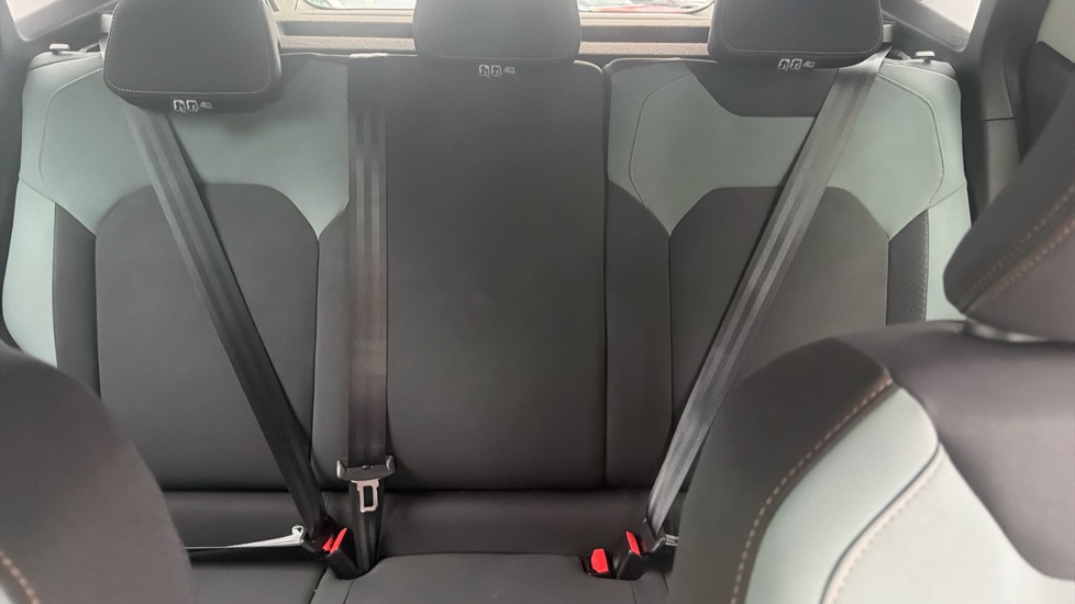 Dacia Duster 1.6 Hybrid 140 Extreme 5dr Auto Hybrid Estate - Image 15