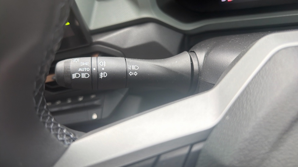 Dacia Duster 1.6 Hybrid 140 Extreme 5dr Auto Hybrid Estate - Image 26