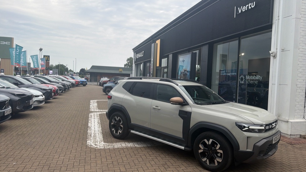 Dacia Duster 1.6 Hybrid 140 Extreme 5dr Auto Hybrid Estate - Image 36