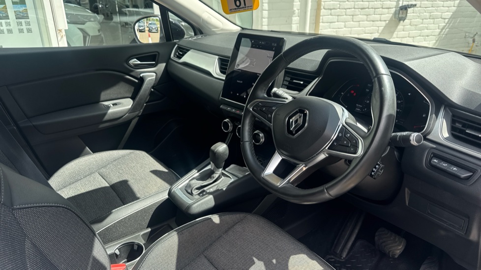 Renault Captur 1.3 TCE 130 S Edition 5dr EDC Petrol Hatchback - Image 11