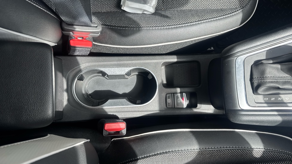 Renault Captur 1.3 TCE 130 S Edition 5dr EDC Petrol Hatchback - Image 22
