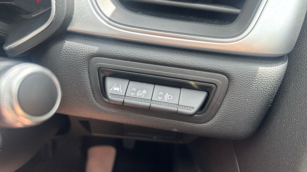 Renault Captur 1.3 TCE 130 S Edition 5dr EDC Petrol Hatchback - Image 34