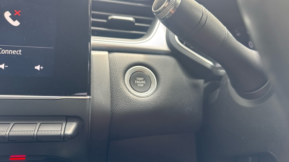 Renault Captur 1.3 TCE 130 S Edition 5dr EDC Petrol Hatchback - Image 36