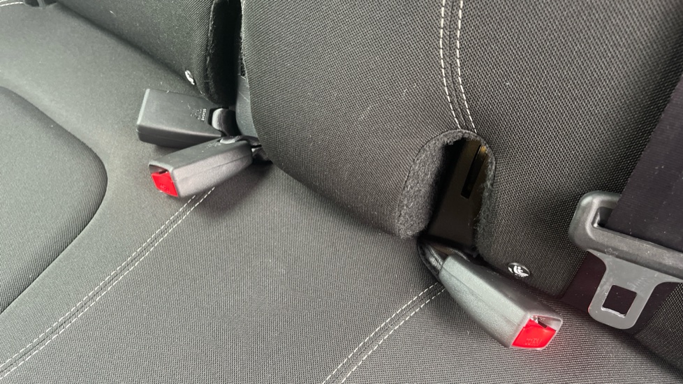 Renault Captur 0.9 TCE 90 Play 5dr Petrol Hatchback - Image 17