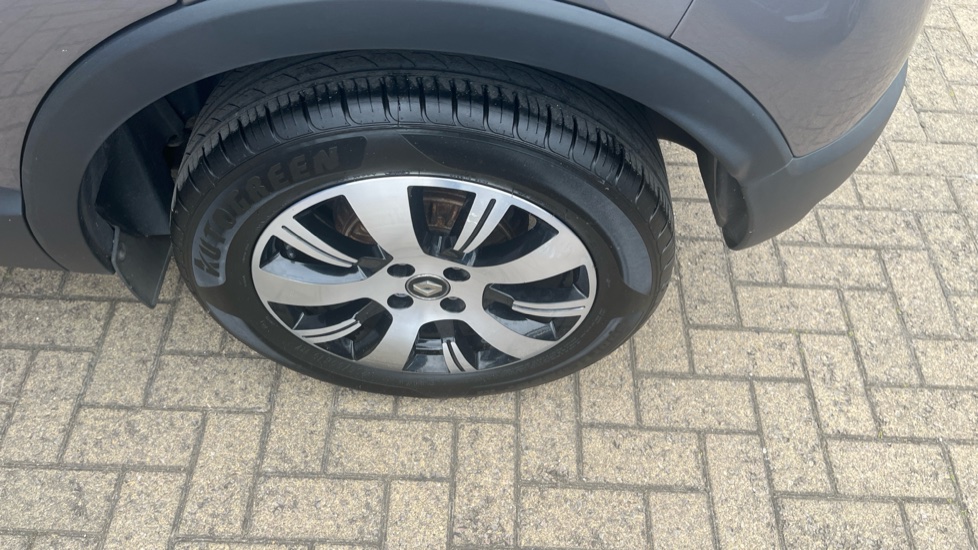 Renault Captur 0.9 TCE 90 Play 5dr Petrol Hatchback - Image 36