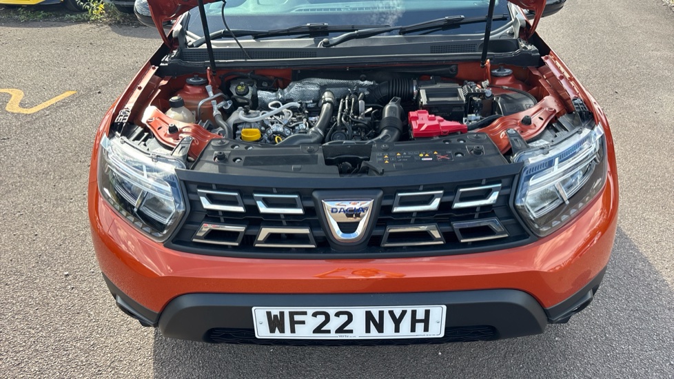 Dacia Duster 1.3 TCe 150 Comfort 5dr EDC Petrol Estate - Image 8