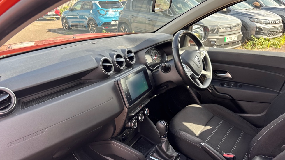 Dacia Duster 1.3 TCe 150 Comfort 5dr EDC Petrol Estate - Image 9