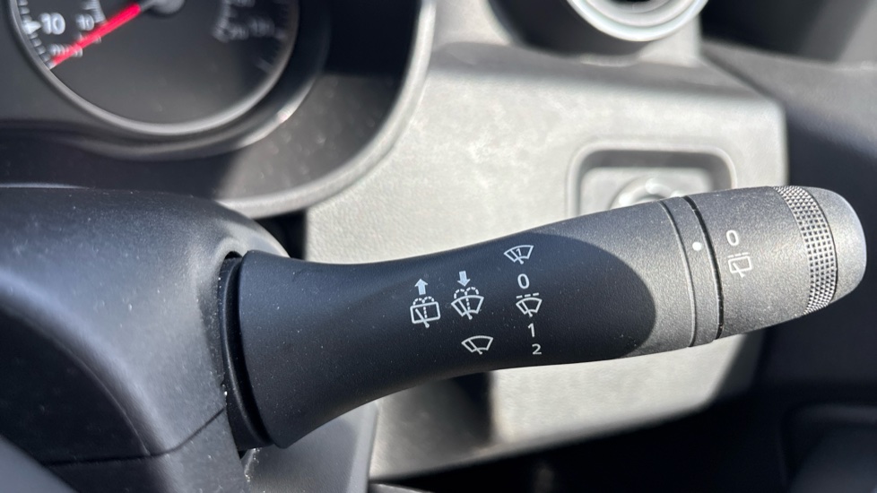 Dacia Duster 1.3 TCe 150 Comfort 5dr EDC Petrol Estate - Image 32