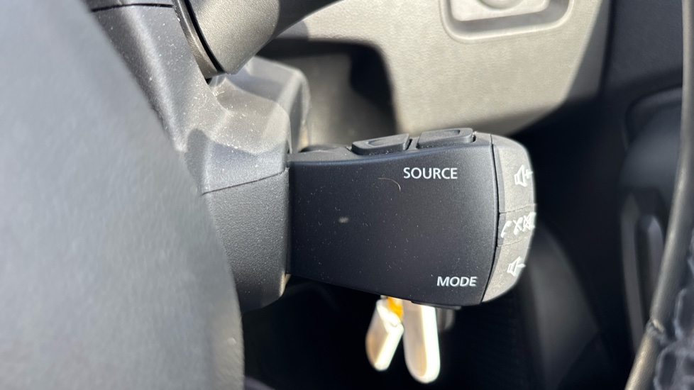 Dacia Duster 1.3 TCe 150 Comfort 5dr EDC Petrol Estate - Image 33