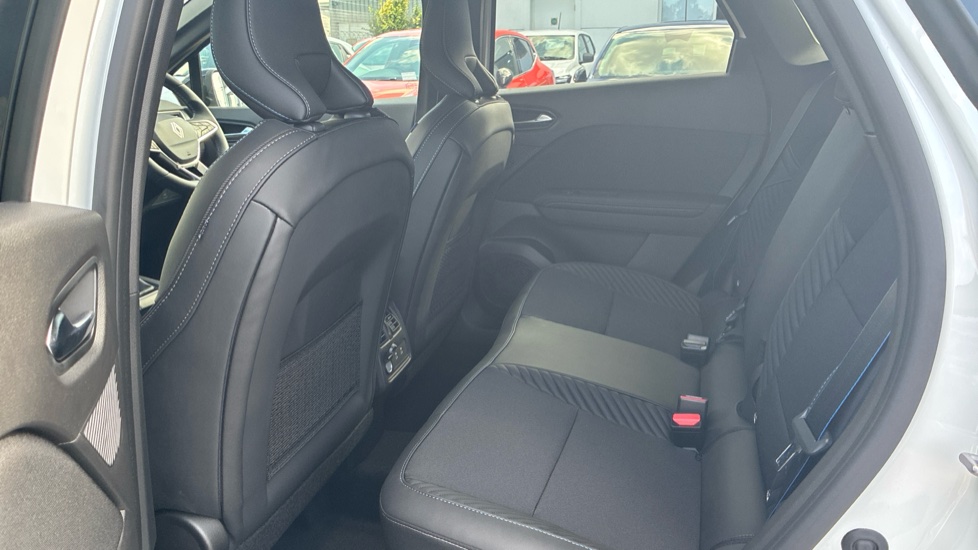 Renault Symbioz 1.3 TCe 140 Techno Esprit Alpine 5dr Petrol Estate - Image 16
