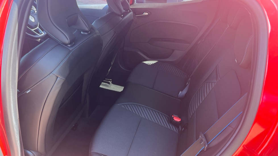 Renault Clio 1.0 TCe 90 Esprit Alpine 5dr Petrol Hatchback - Image 16