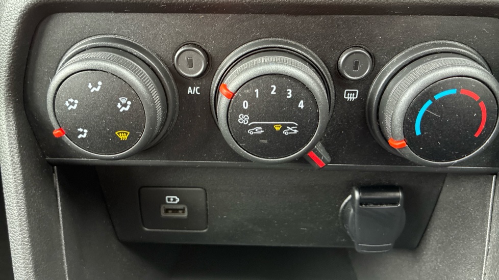 Dacia Sandero Stepway 1.0 TCe Comfort 5dr Bi Fuel Hatchback - Image 33