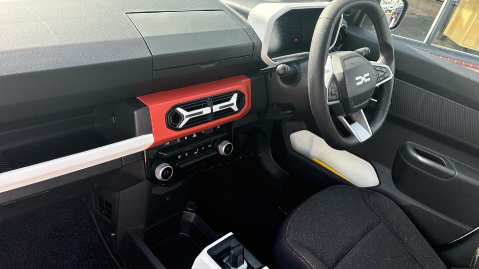 Dacia Spring 27kWh Expression 65 48kW 5dr Auto Electric Hatchback - Image 9