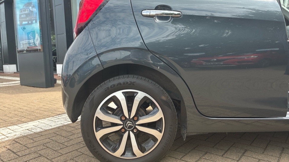 Citroen C1 1.0 VTi 72 Shine 5dr Petrol Hatchback - Image 7