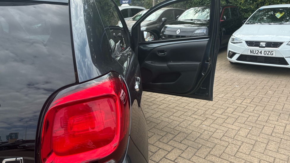 Citroen C1 1.0 VTi 72 Shine 5dr Petrol Hatchback - Image 24