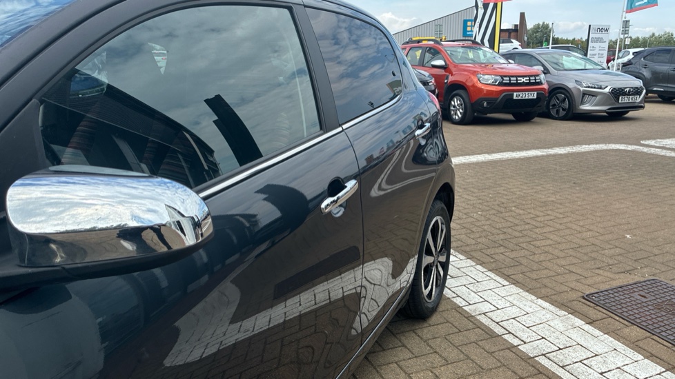 Citroen C1 1.0 VTi 72 Shine 5dr Petrol Hatchback - Image 26