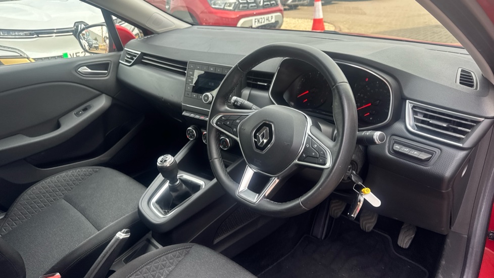Renault Clio 1.0 TCe 100 Play 5dr Petrol Hatchback - Image 11