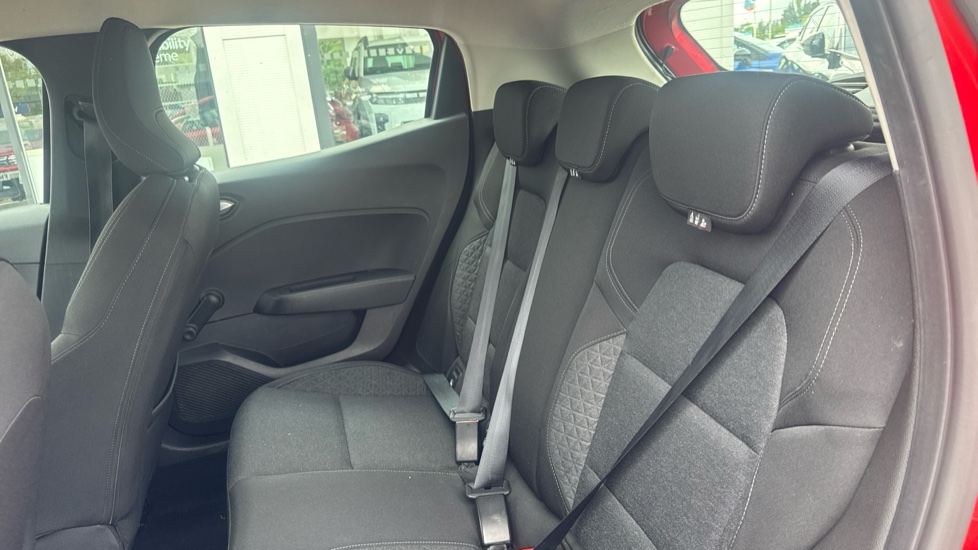 Renault Clio 1.0 TCe 100 Play 5dr Petrol Hatchback - Image 16
