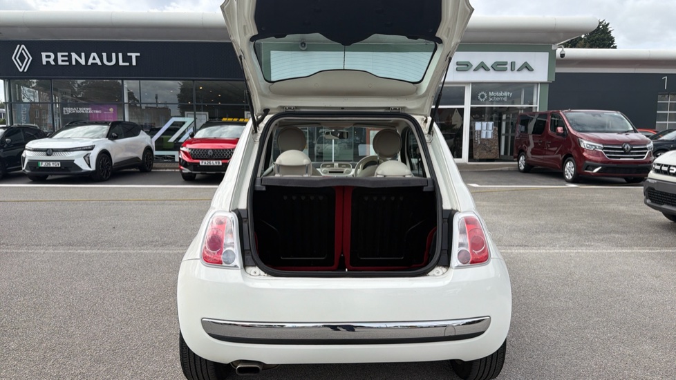 Fiat 500 1.2 Lounge 3dr [Start Stop] Petrol Hatchback - Image 4