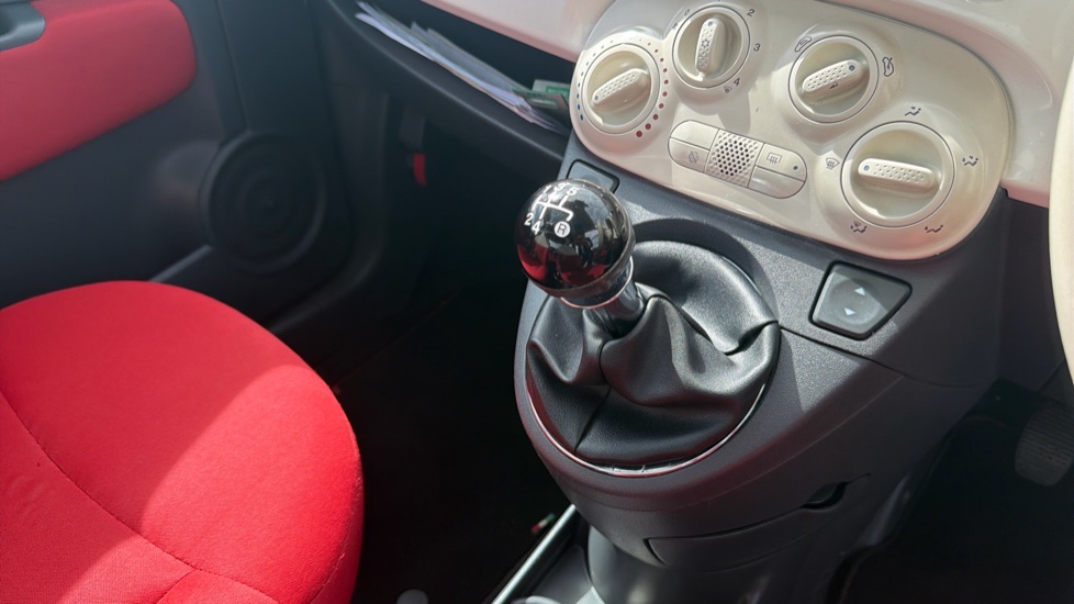Fiat 500 1.2 Lounge 3dr [Start Stop] Petrol Hatchback - Image 13
