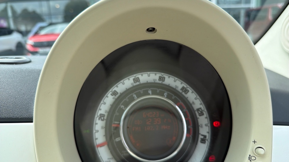 Fiat 500 1.2 Lounge 3dr [Start Stop] Petrol Hatchback - Image 18
