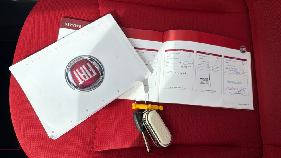 Fiat 500 1.2 Lounge 3dr [Start Stop] Petrol Hatchback - Image 19