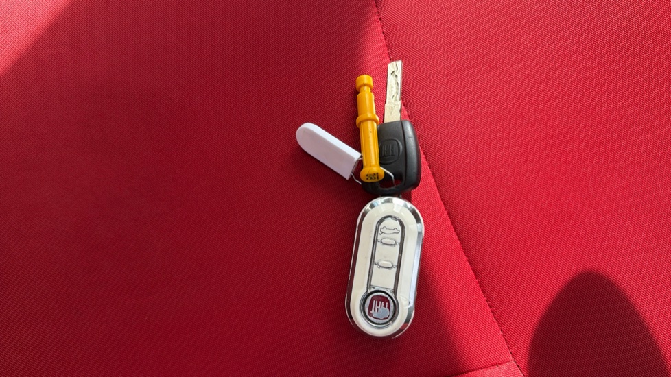 Fiat 500 1.2 Lounge 3dr [Start Stop] Petrol Hatchback - Image 20