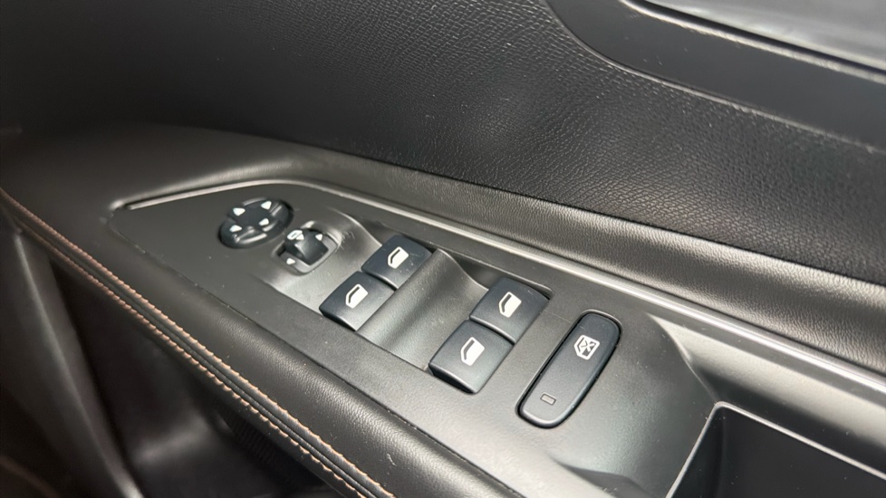 Peugeot 3008 1.2 PureTech GT Line 5dr Petrol Estate - Image 21