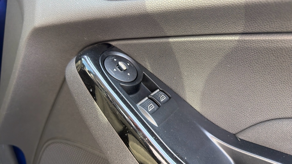 Ford Fiesta 1.0 EcoBoost Zetec 3dr Powershift Petrol Hatchback - Image 21