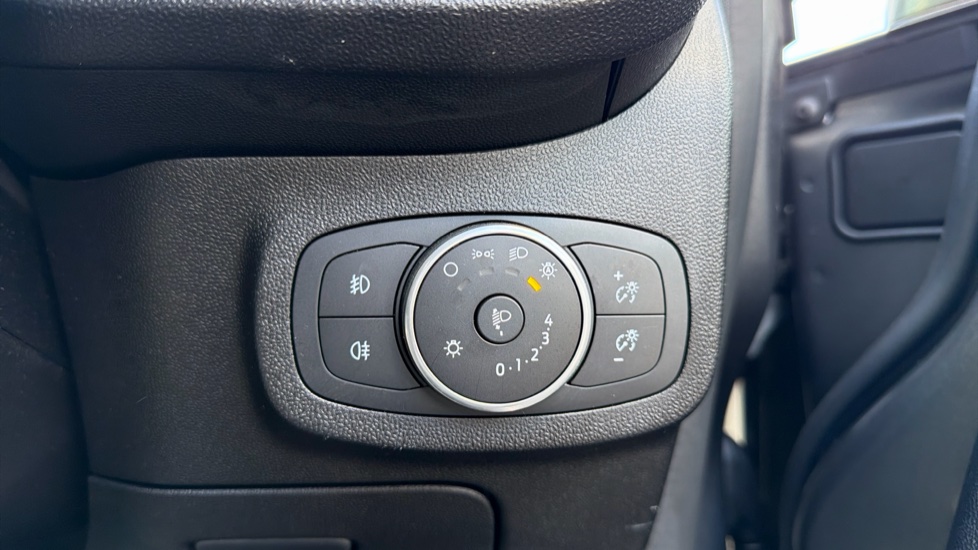 Ford Fiesta 1.0 EcoBoost Zetec 5dr Petrol Hatchback - Image 21
