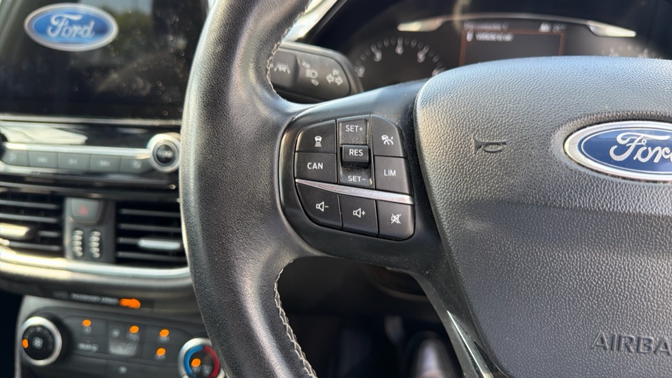 Ford Fiesta 1.0 EcoBoost Zetec 5dr Petrol Hatchback - Image 23