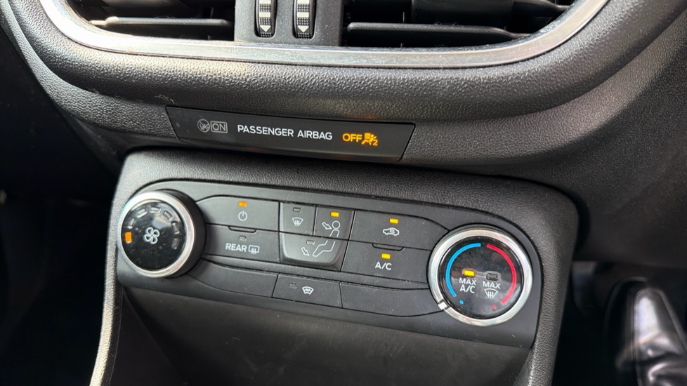 Ford Fiesta 1.0 EcoBoost Zetec 5dr Petrol Hatchback - Image 24