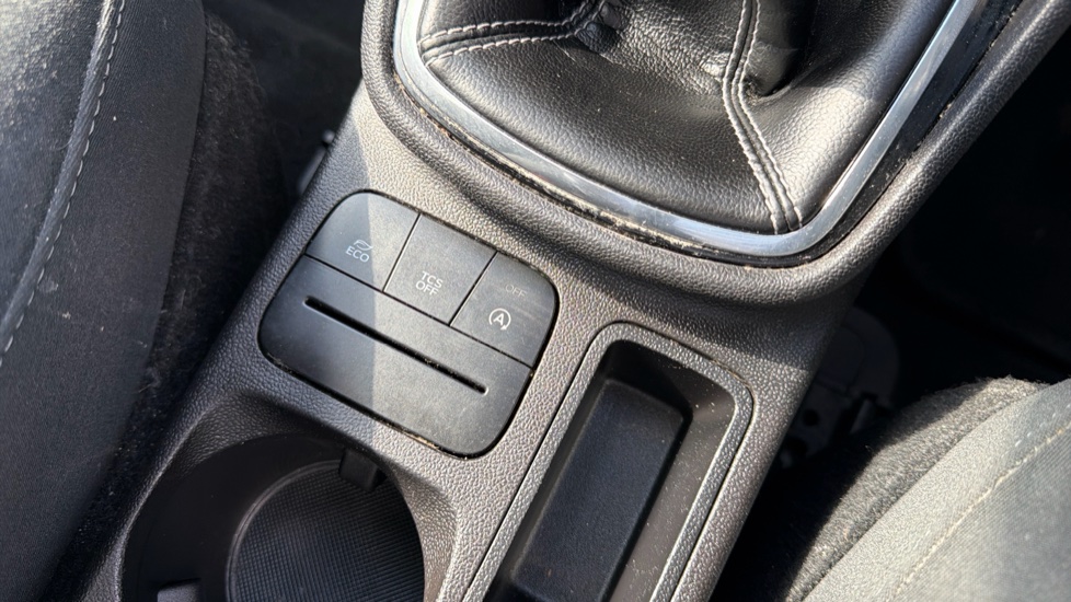 Ford Fiesta 1.0 EcoBoost Zetec 5dr Petrol Hatchback - Image 25