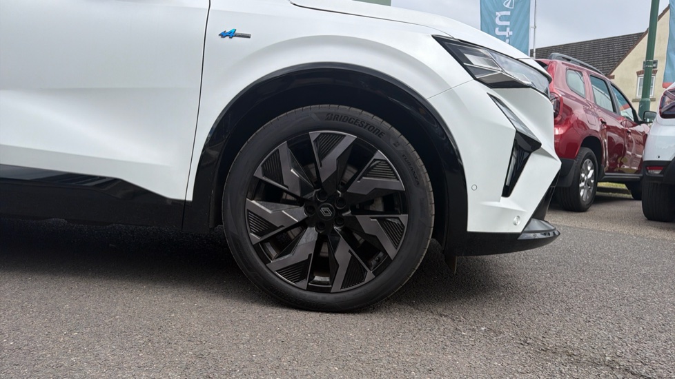 Renault Rafale E-Tech FHEV Techno Esprit Alpine 5dr Auto 4C Hybrid Estate - Image 7