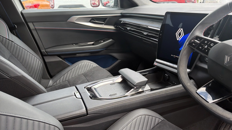 Renault Rafale E-Tech FHEV Techno Esprit Alpine 5dr Auto 4C Hybrid Estate - Image 14