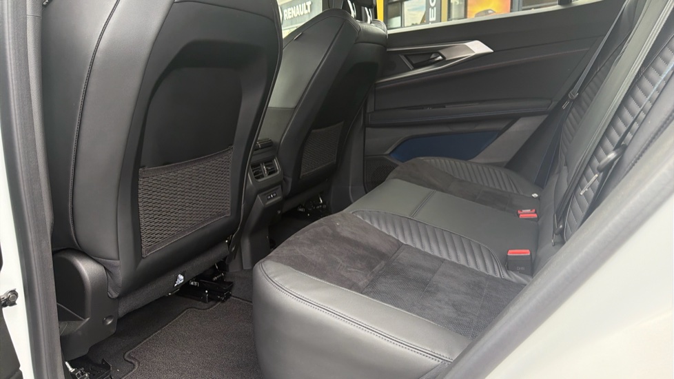 Renault Rafale E-Tech FHEV Techno Esprit Alpine 5dr Auto 4C Hybrid Estate - Image 16