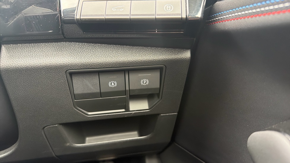 Renault Rafale E-Tech FHEV Techno Esprit Alpine 5dr Auto 4C Hybrid Estate - Image 23
