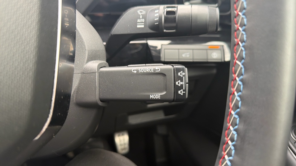 Renault Rafale E-Tech FHEV Techno Esprit Alpine 5dr Auto 4C Hybrid Estate - Image 24