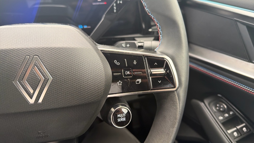Renault Rafale E-Tech FHEV Techno Esprit Alpine 5dr Auto 4C Hybrid Estate - Image 25