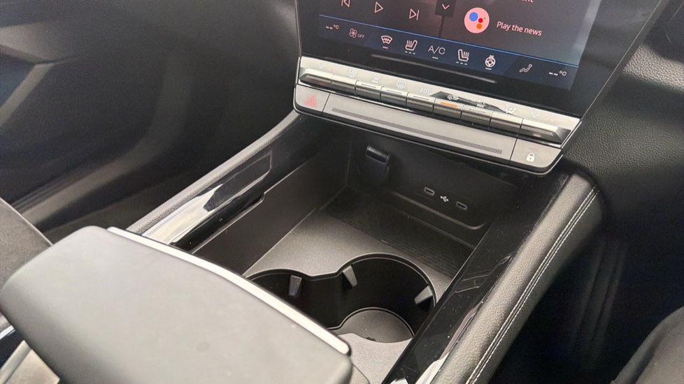 Renault Rafale E-Tech FHEV Techno Esprit Alpine 5dr Auto 4C Hybrid Estate - Image 30