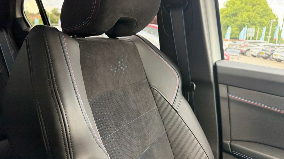 Renault Rafale E-Tech FHEV Techno Esprit Alpine 5dr Auto 4C Hybrid Estate - Image 33