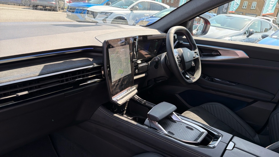 Renault Rafale E-Tech FHEV Techno Esprit Alpine 5dr Auto 4C Hybrid Estate - Image 9
