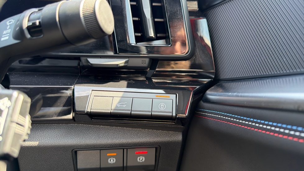 Renault Rafale E-Tech FHEV Techno Esprit Alpine 5dr Auto 4C Hybrid Estate - Image 23