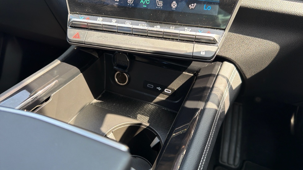 Renault Rafale E-Tech FHEV Techno Esprit Alpine 5dr Auto 4C Hybrid Estate - Image 27