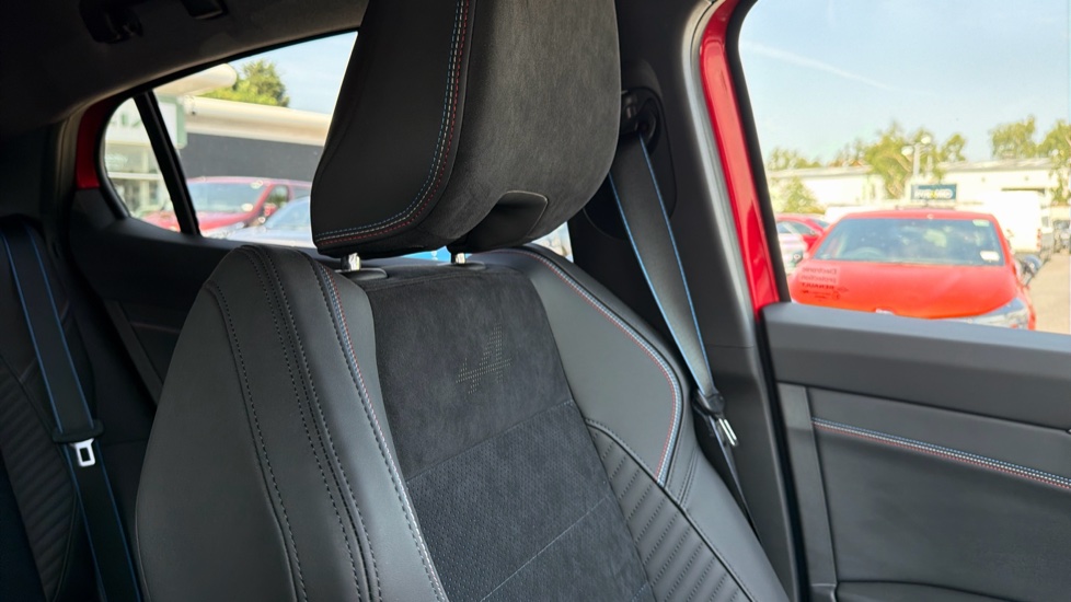 Renault Rafale E-Tech FHEV Techno Esprit Alpine 5dr Auto 4C Hybrid Estate - Image 31